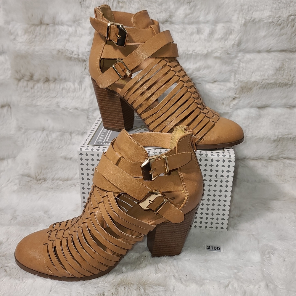 Charlotte Russe Strappy Booties sz 8
